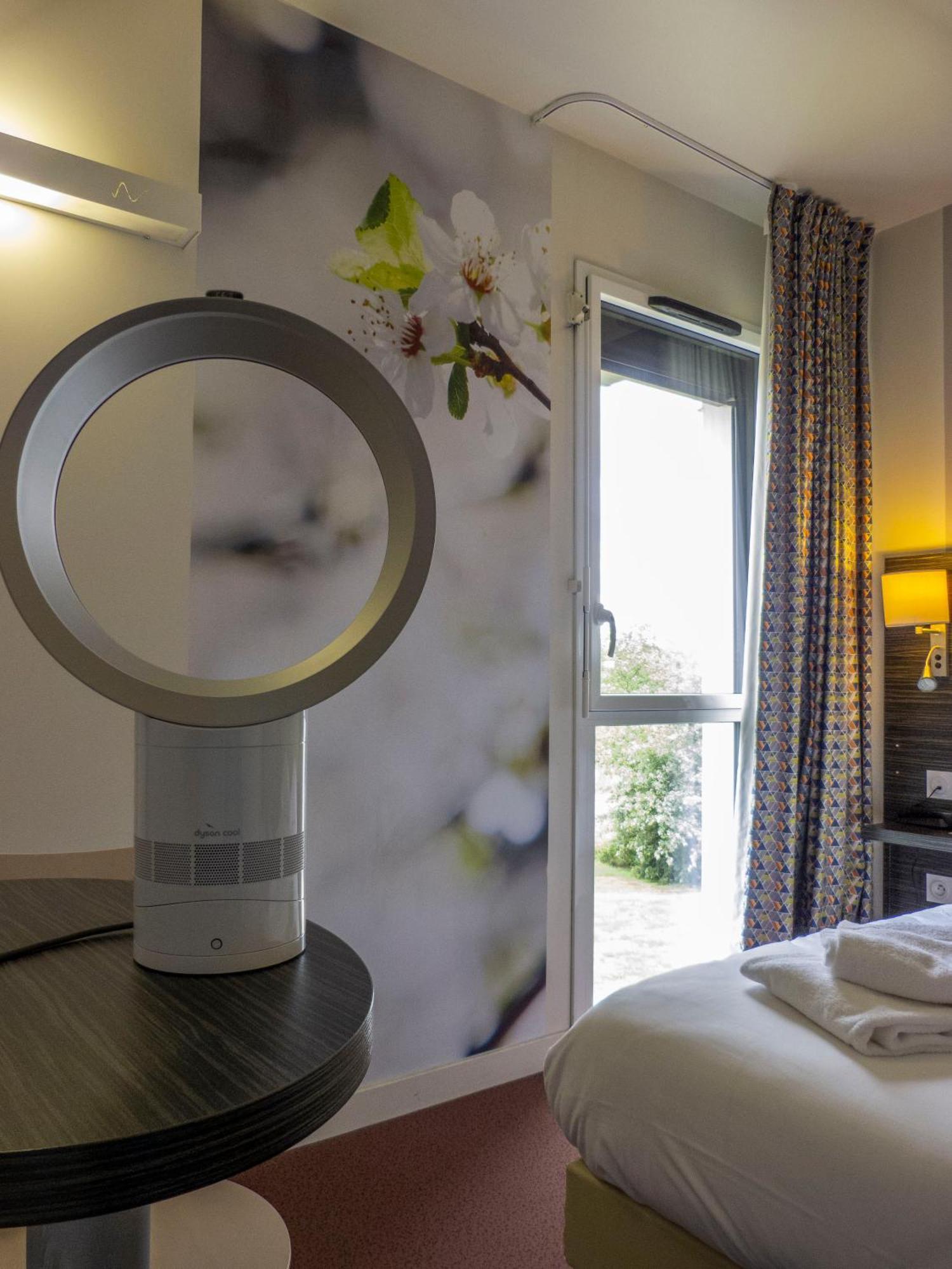 Hotel La Verriaire - The Originals La Verrie Екстер'єр фото