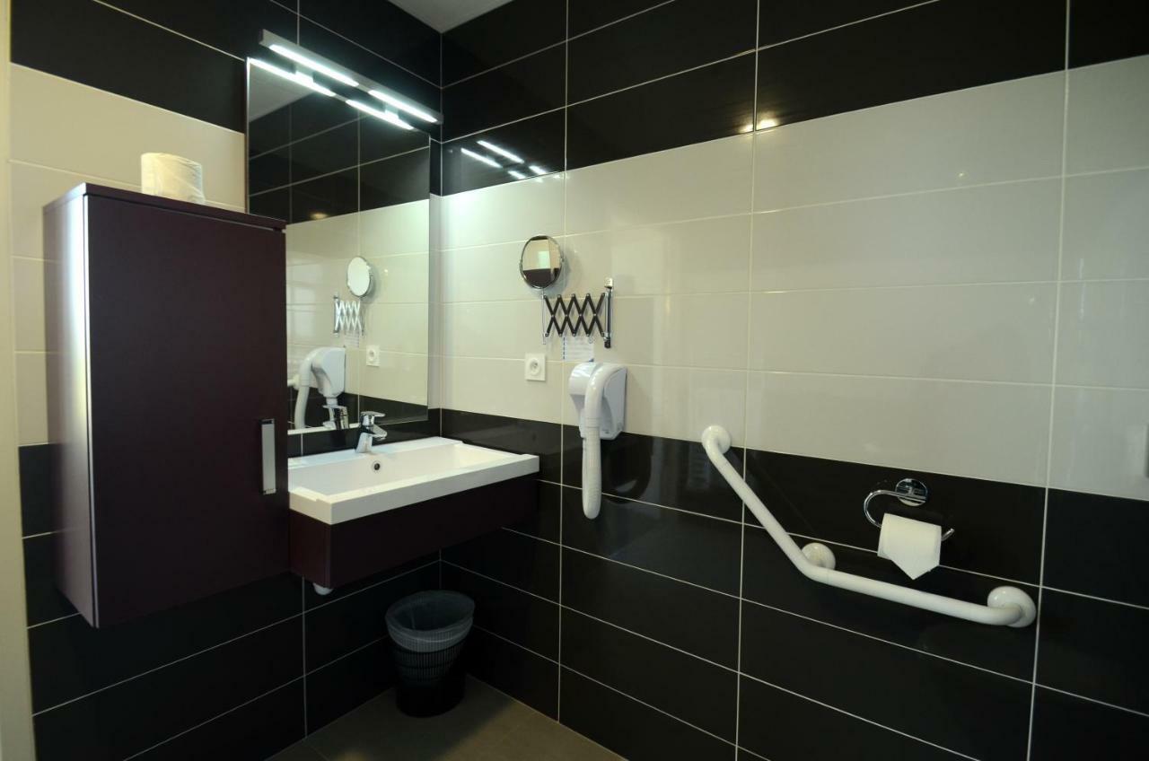 Hotel La Verriaire - The Originals La Verrie Екстер'єр фото
